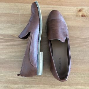 Size 8.5 loafers / cognac brown